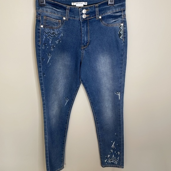 MASSEY’S Women’s  Size 4 Denim Embroidered Stretch Skinny Jeans Y2k Retro Bling - Picture 2 of 11
